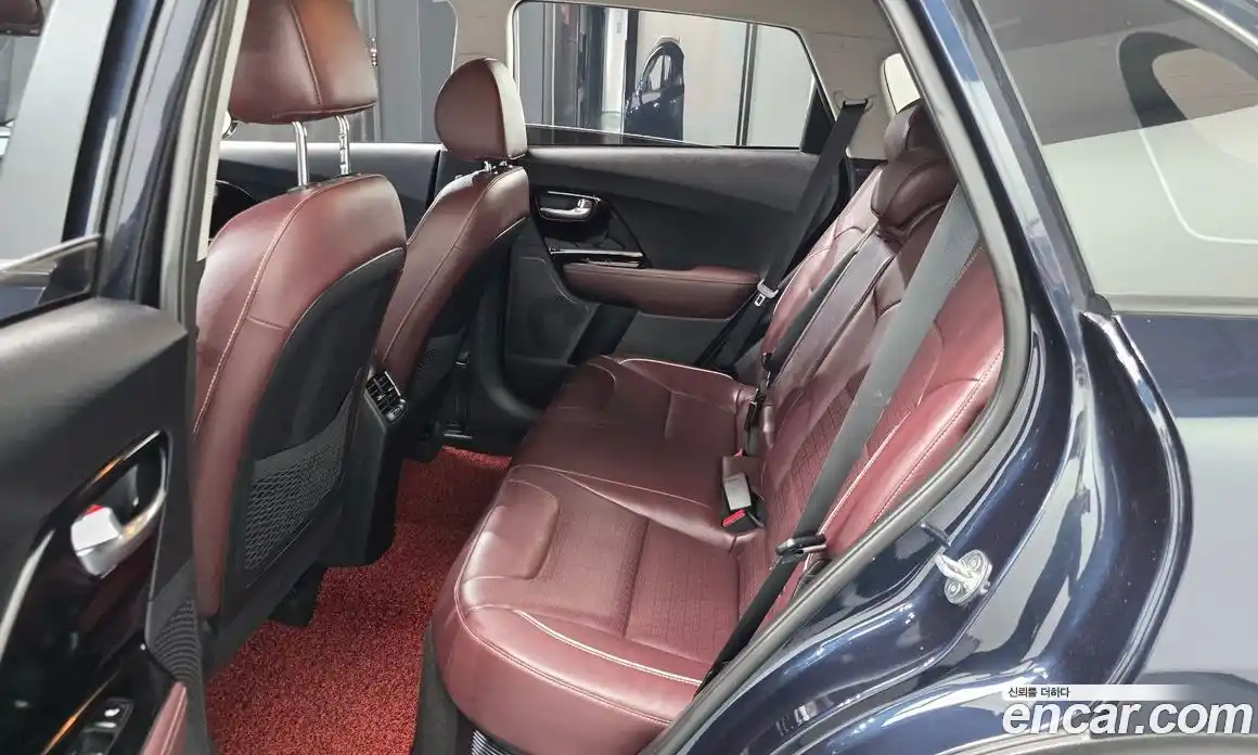 Kia Niro 2020 1.6 автомат (гидро), фото 17