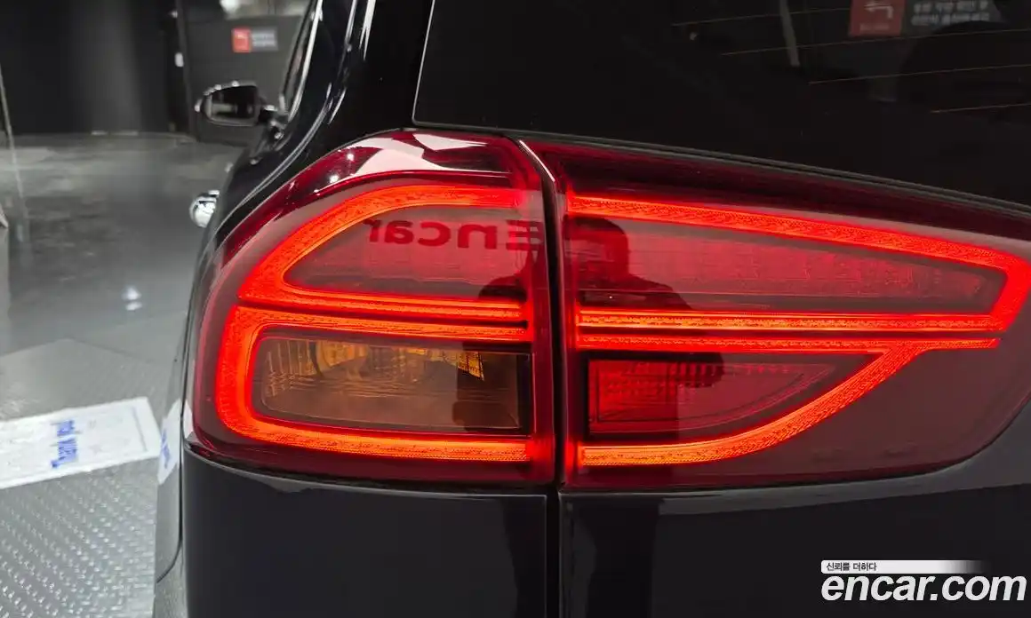 Kia Niro 2020 1.6 автомат (гидро), фото 8