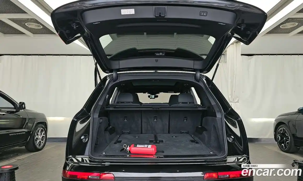 Audi Q7 2024 3.0 автомат (гидро), фото 26