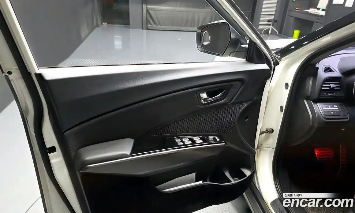 SsangYong TIBOLI 2019 1.6 автомат (гидро), фото 14