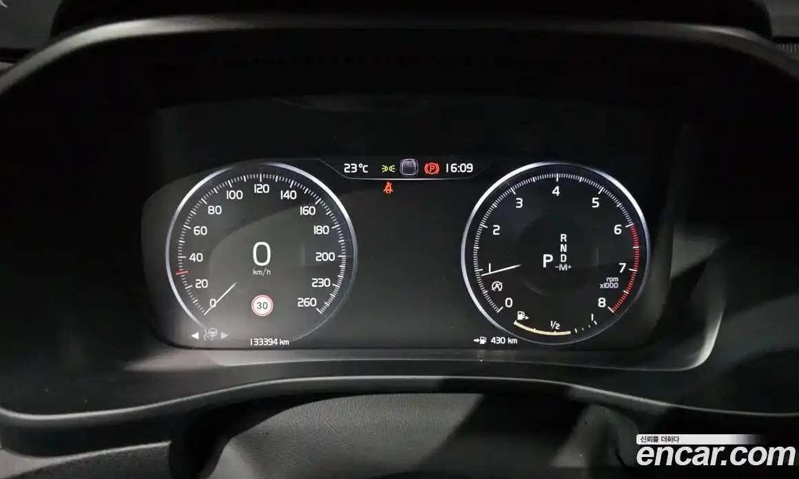 Volvo XC40 2020 2.0 автомат (гидро), фото 11