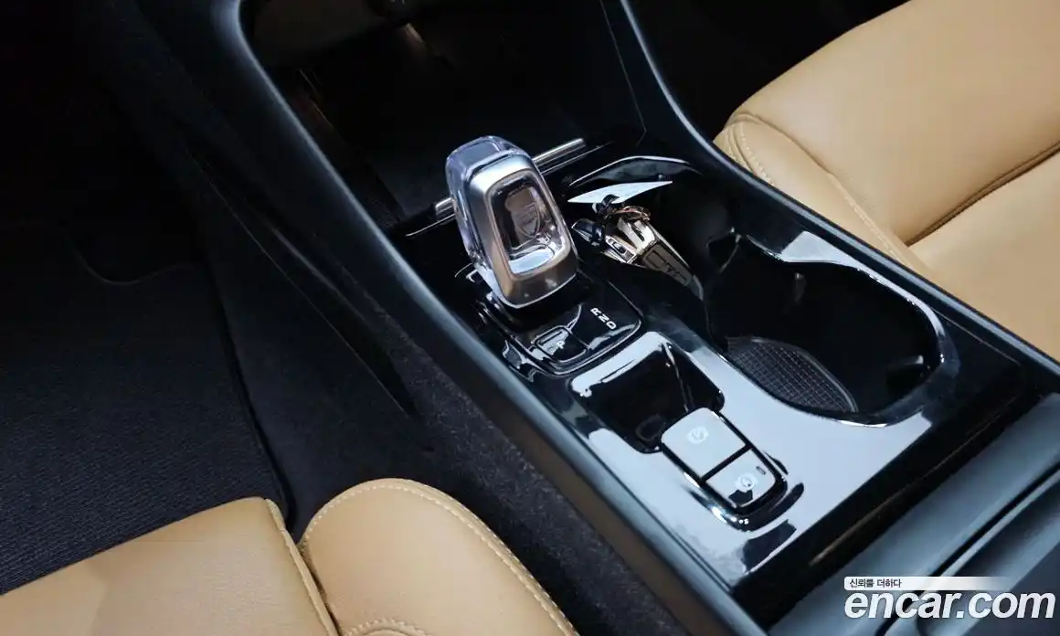 Volvo XC40 2020 2.0 автомат (гидро), фото 12
