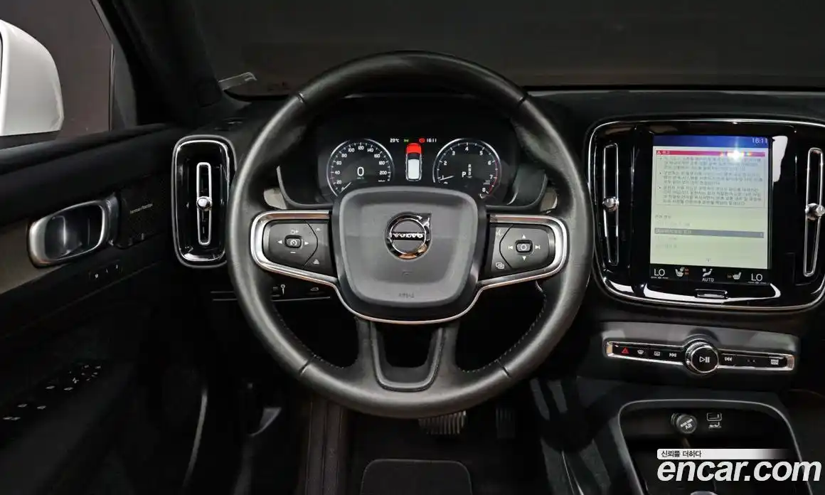 Volvo XC40 2020 2.0 автомат (гидро), фото 19