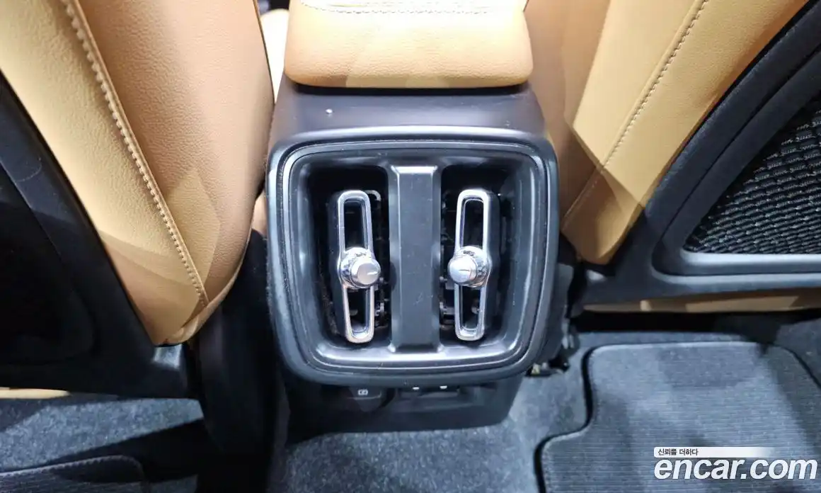 Volvo XC40 2020 2.0 автомат (гидро), фото 32
