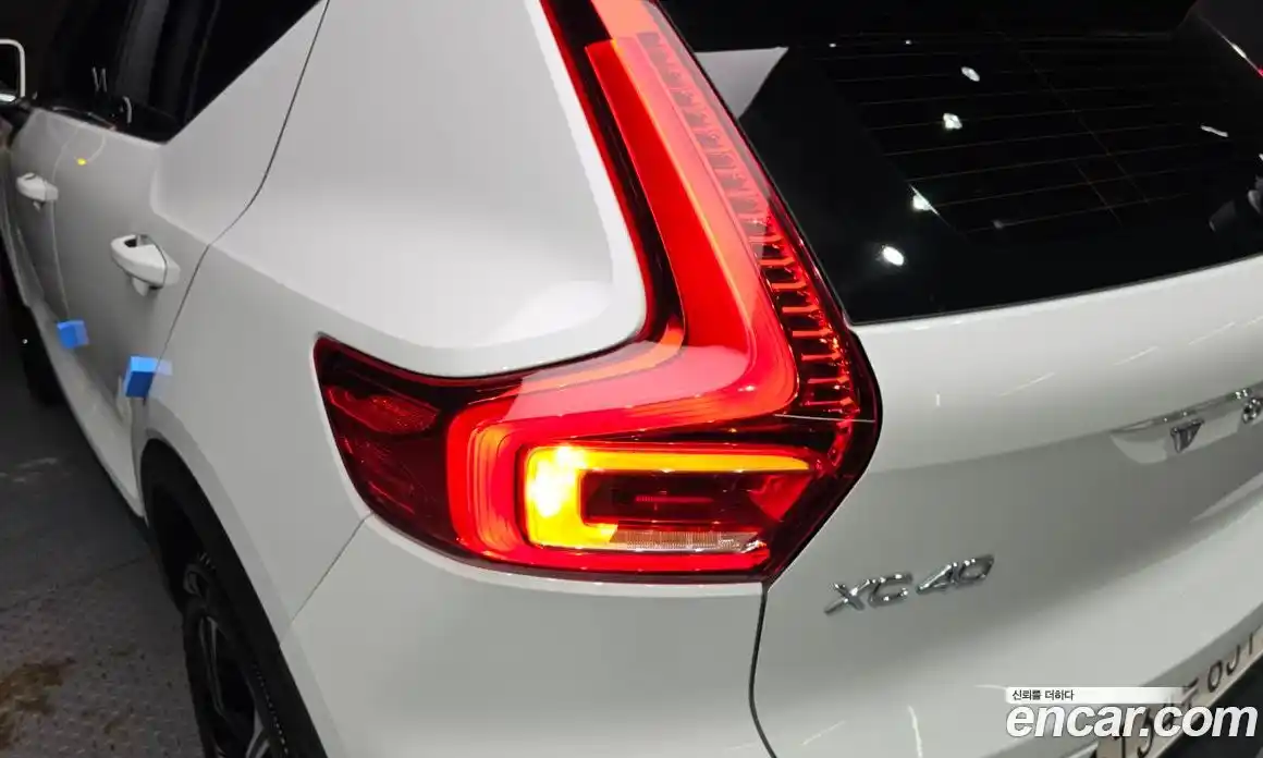 Volvo XC40 2020 2.0 автомат (гидро), фото 9