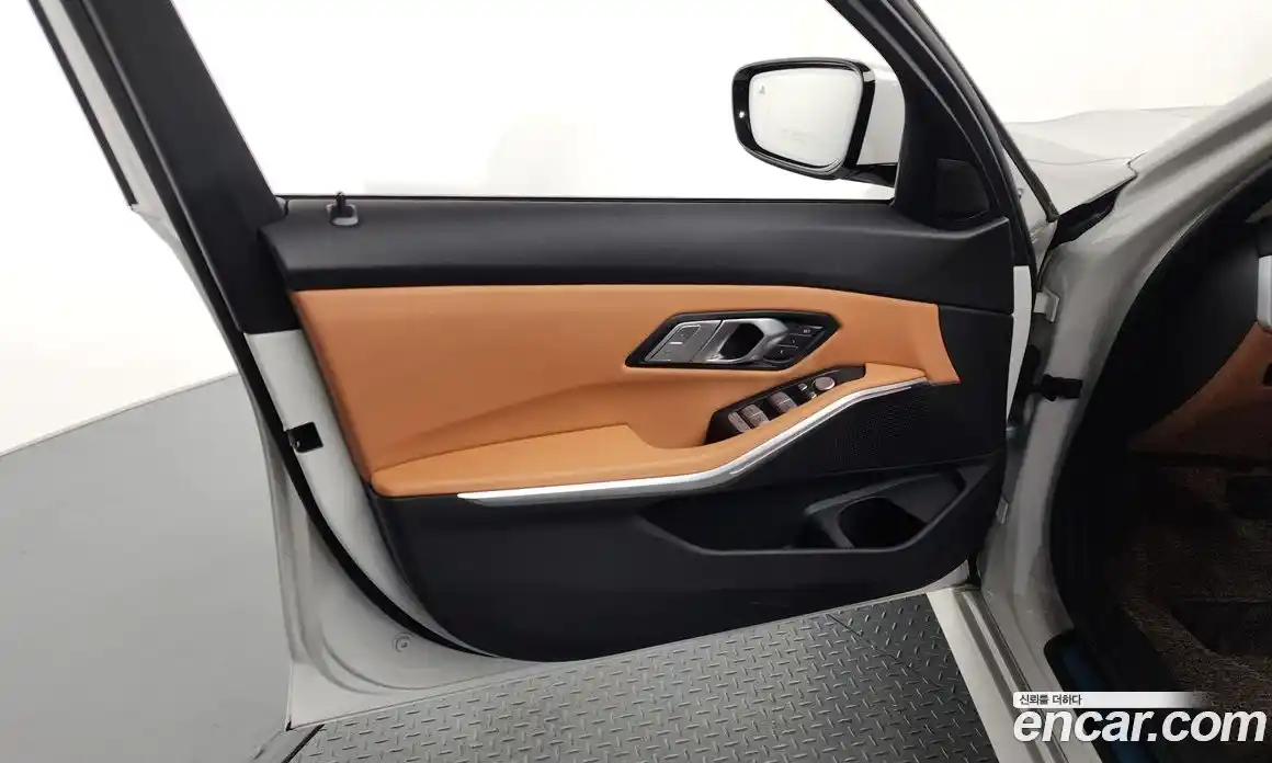 BMW 3 серия 2025 2.0 автомат (гидро), фото 14