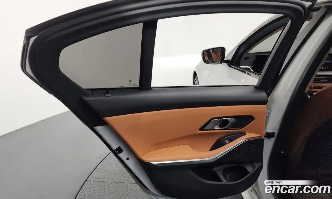 BMW 3 серия 2025 2.0 автомат (гидро), фото 15