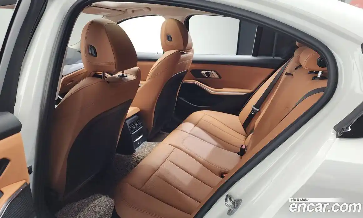 BMW 3 серия 2025 2.0 автомат (гидро), фото 17