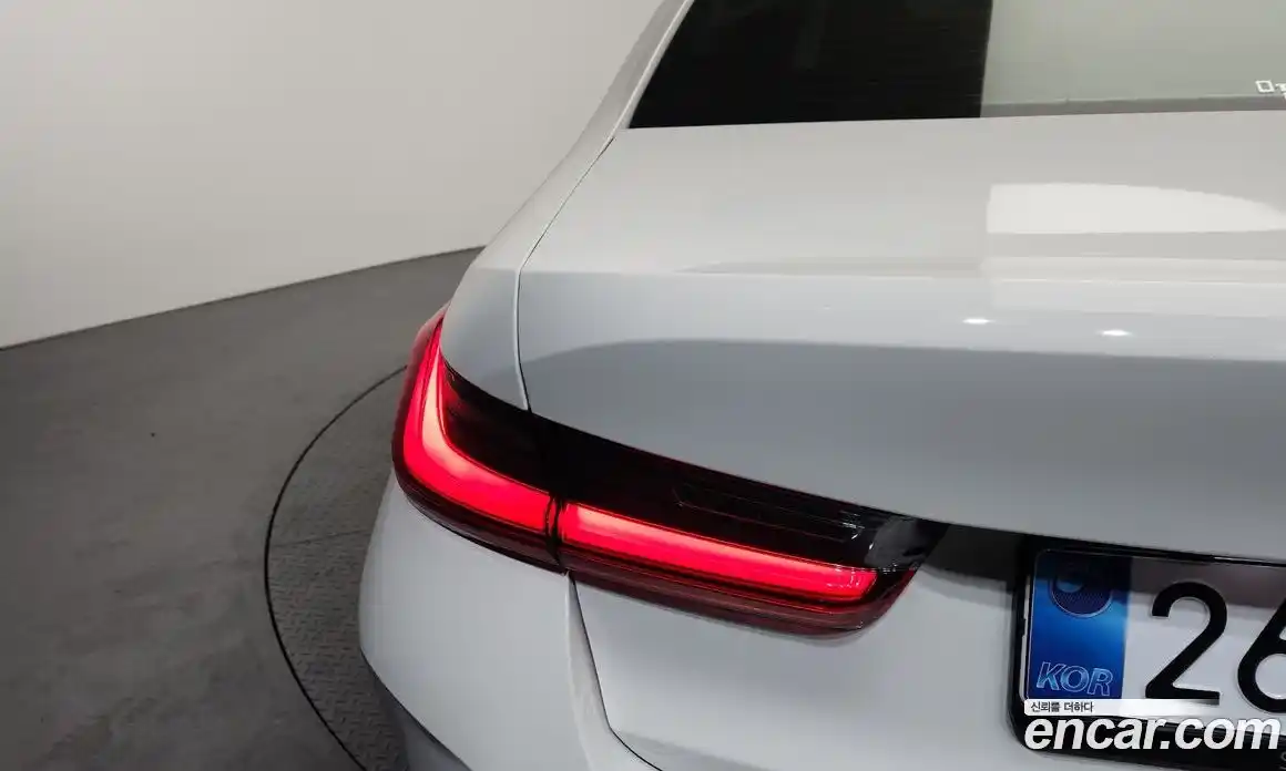BMW 3 серия 2025 2.0 автомат (гидро), фото 9