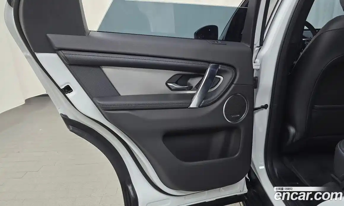 Land Rover Discovery Sport 2025 2.0 автомат (гидро), фото 15
