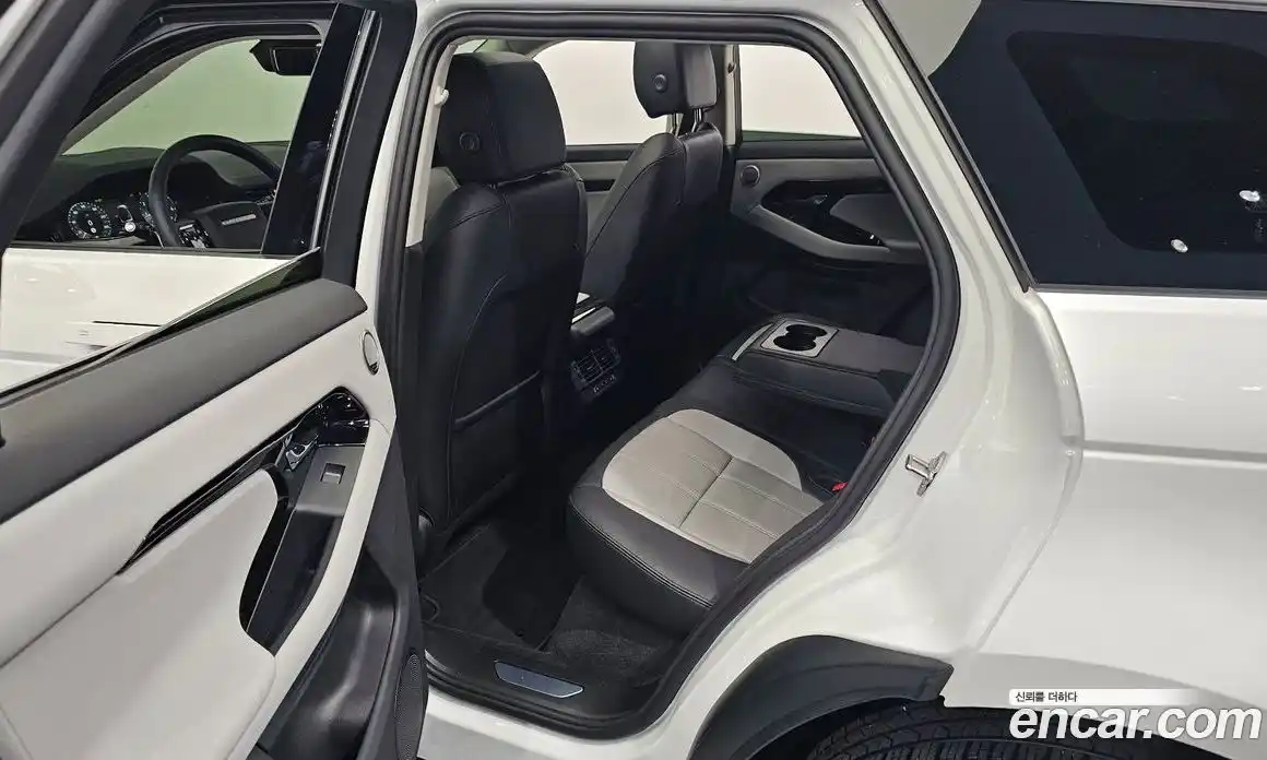 Land Rover Range Rover Evoque 2025 2.0 автомат (гидро), фото 11