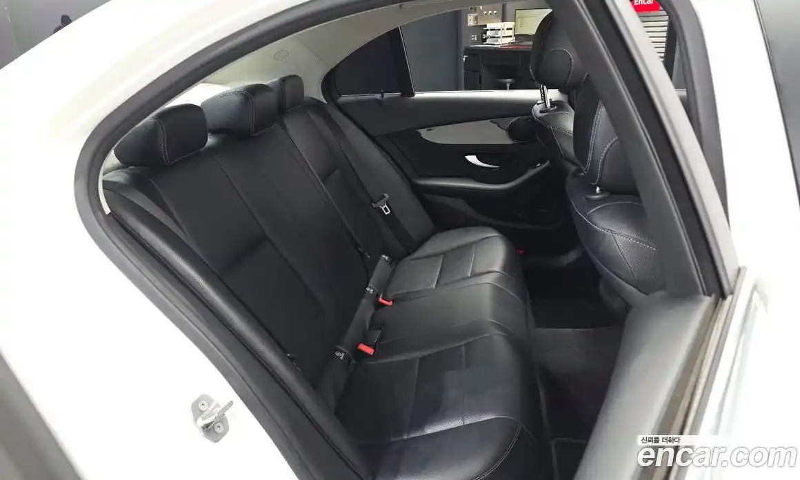 Mercedes-Benz C-Class 2016 2.0 гидро, фото 12 Mercedes-Benz C-Class 2016 2.0 гидро, фото 12
