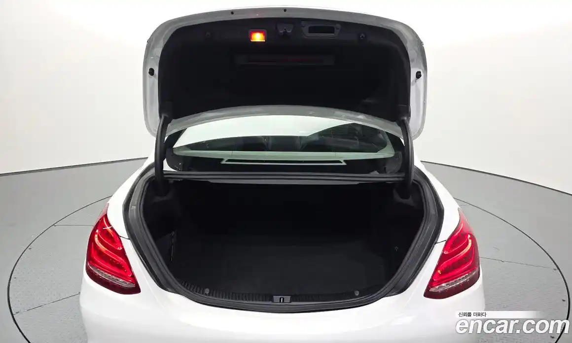Mercedes-Benz C-Class 2016 2.0 гидро, фото 20 Mercedes-Benz C-Class 2016 2.0 гидро, фото 20