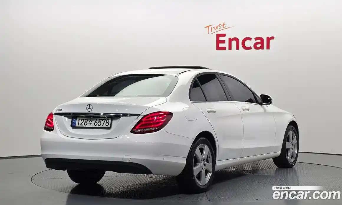 Mercedes-Benz C-Class 2016 2.0 гидро, фото 2 Mercedes-Benz C-Class 2016 2.0 гидро, фото 2