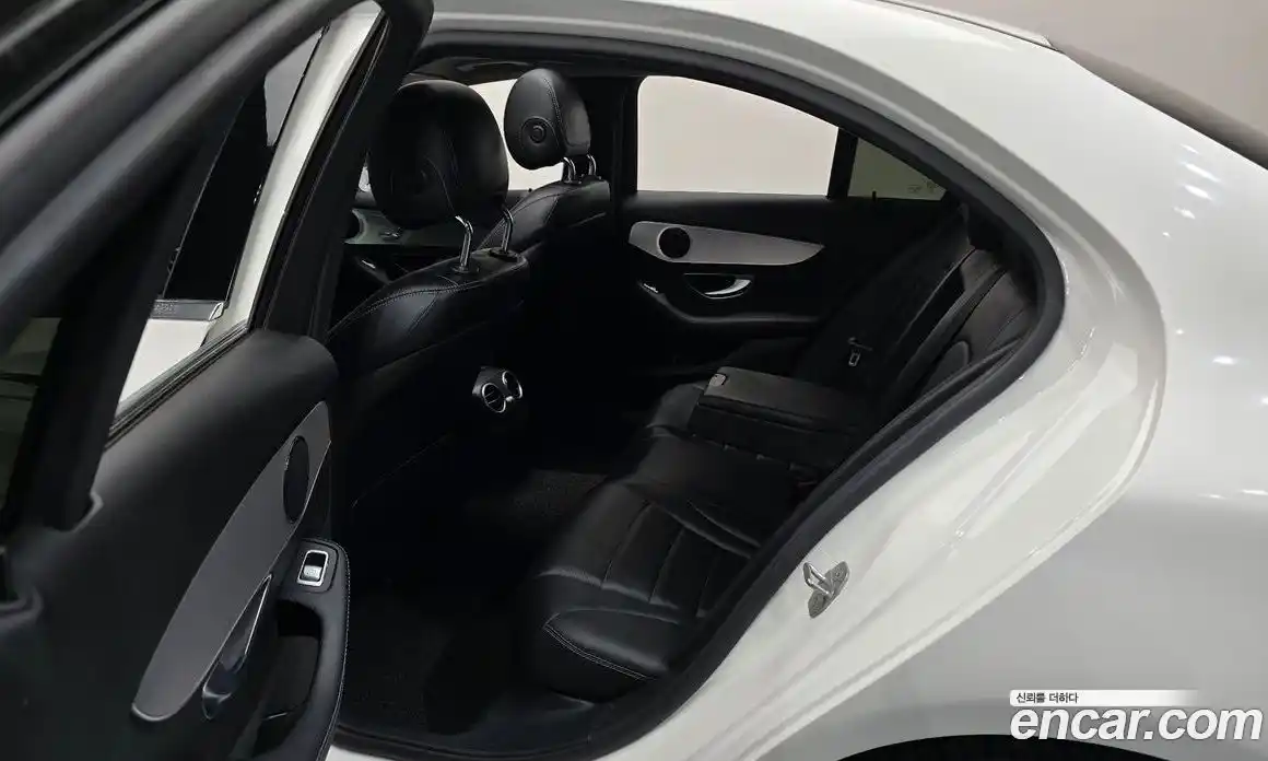 Mercedes-Benz C-Class 2017 2.0 гидро, фото 12 Mercedes-Benz C-Class 2017 2.0 гидро, фото 12