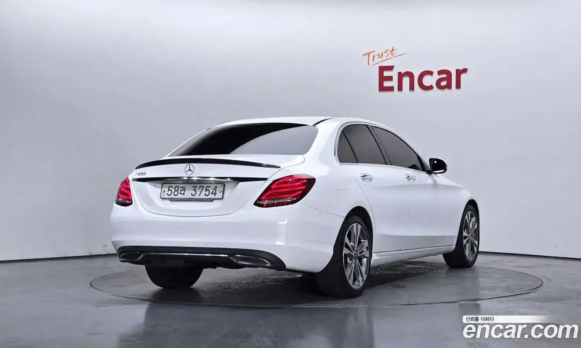 Mercedes-Benz C-Class 2017 2.0 гидро, фото 2 Mercedes-Benz C-Class 2017 2.0 гидро, фото 2