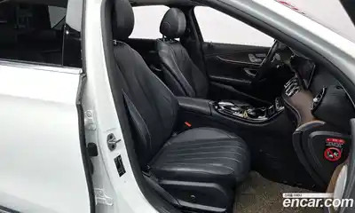 Mercedes-Benz E-Class 2019 2.0 автомат (гидро), миниатюра 11