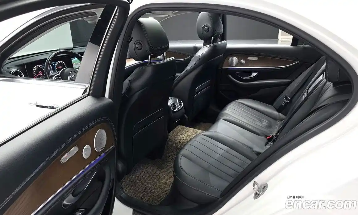 Mercedes-Benz E-Class 2019 2.0 автомат (гидро), фото 12