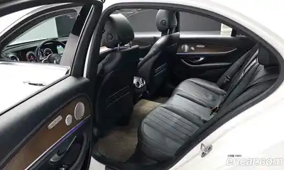 Mercedes-Benz E-Class 2019 2.0 автомат (гидро), миниатюра 12