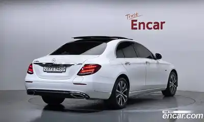 Mercedes-Benz E-Class 2019 2.0 автомат (гидро), миниатюра 2