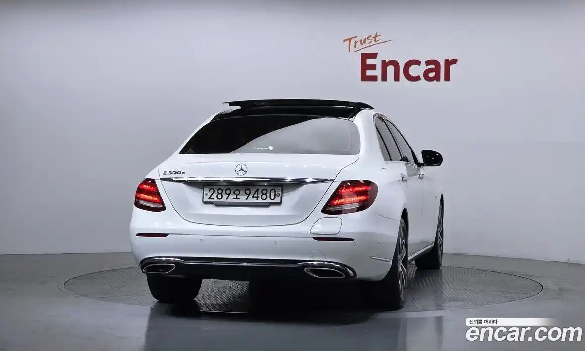Mercedes-Benz E-Class 2019 2.0 автомат (гидро), фото 4