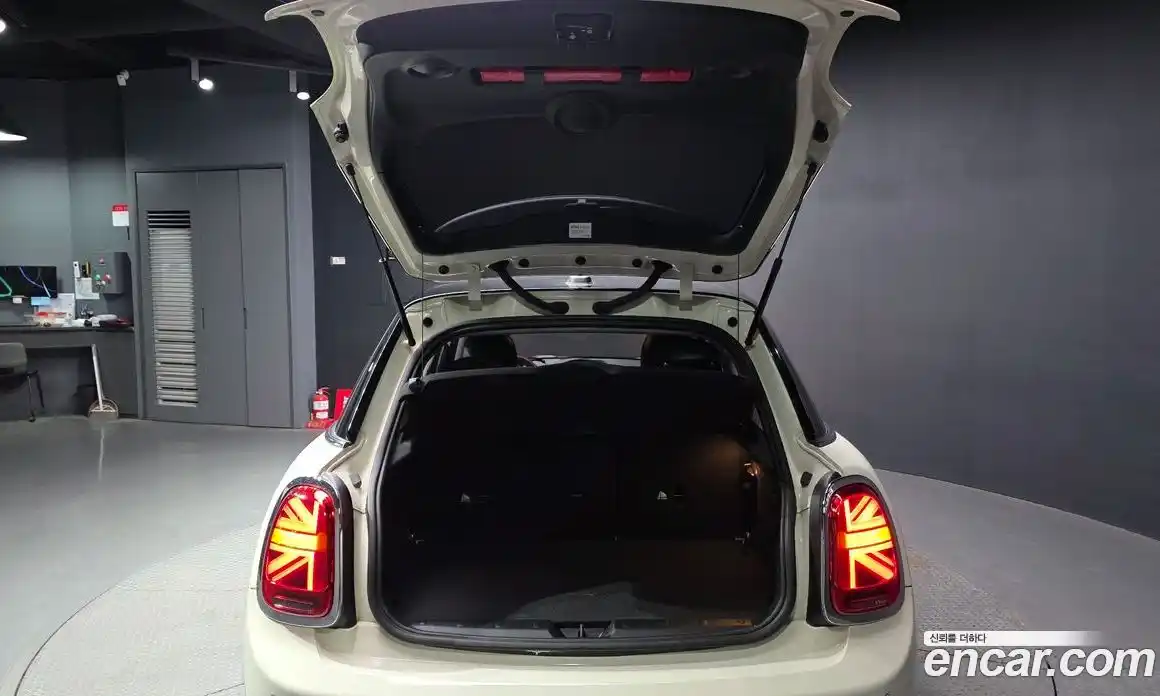 Mini Cooper 2020 1.5 автомат (гидро), фото 26