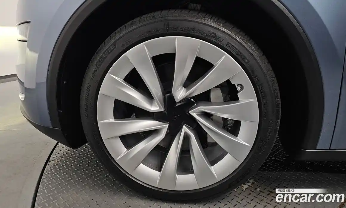 Tesla Model Y 2025 0.2 гидро, фото 4