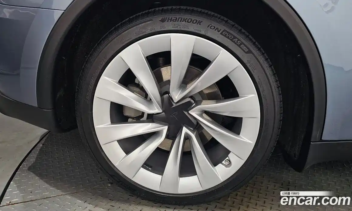 Tesla Model Y 2025 0.2 гидро, фото 6