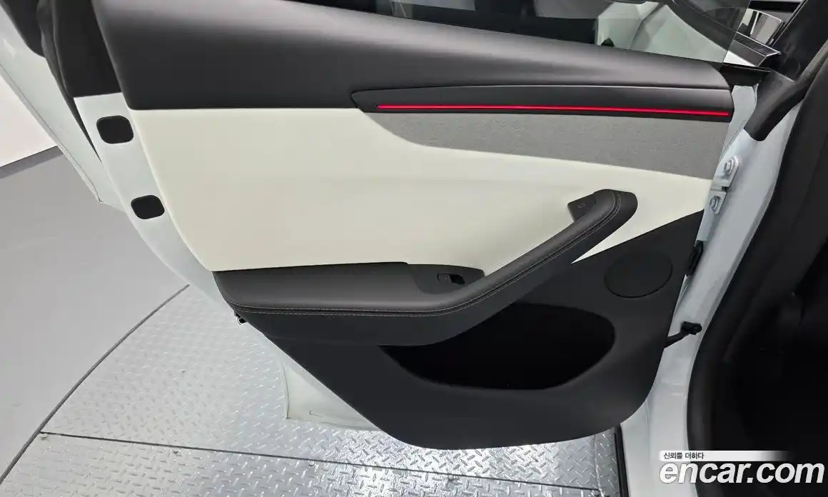 Tesla Model Y 2025 0.2 гидро, фото 14