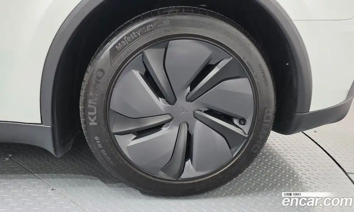 Tesla Model Y 2025 0.2 гидро, фото 6