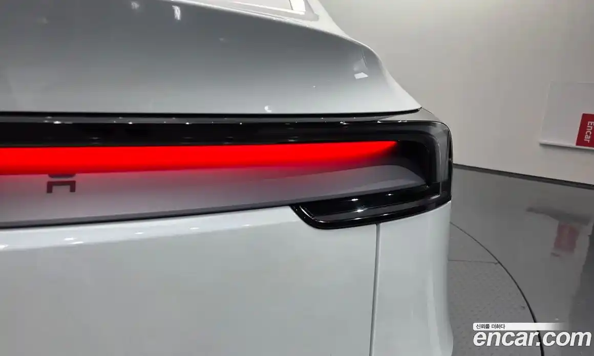 Tesla Model Y 2025 0.2 гидро, фото 8
