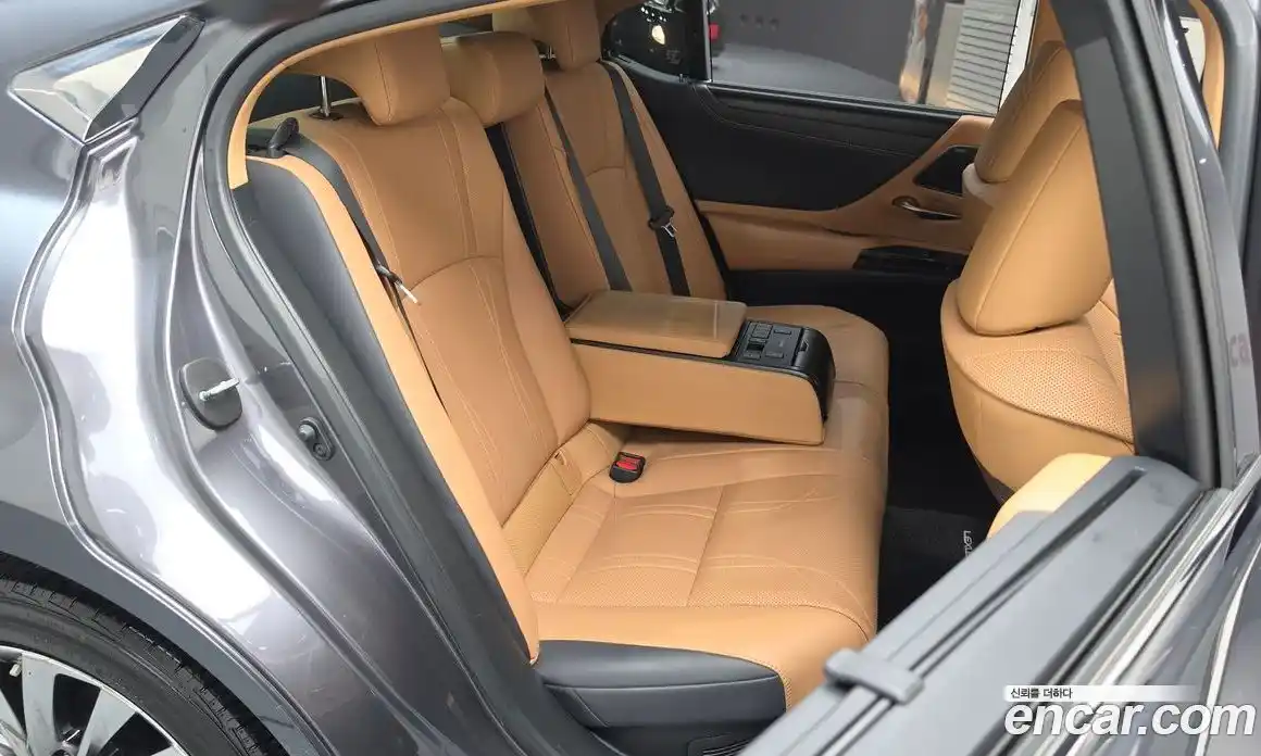 Lexus ES 2022 2.5 гидро, фото 17