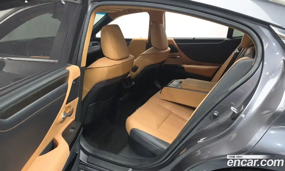 Lexus ES 2022 2.5 гидро, фото 18
