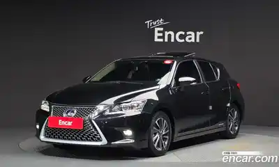 Lexus CT200h