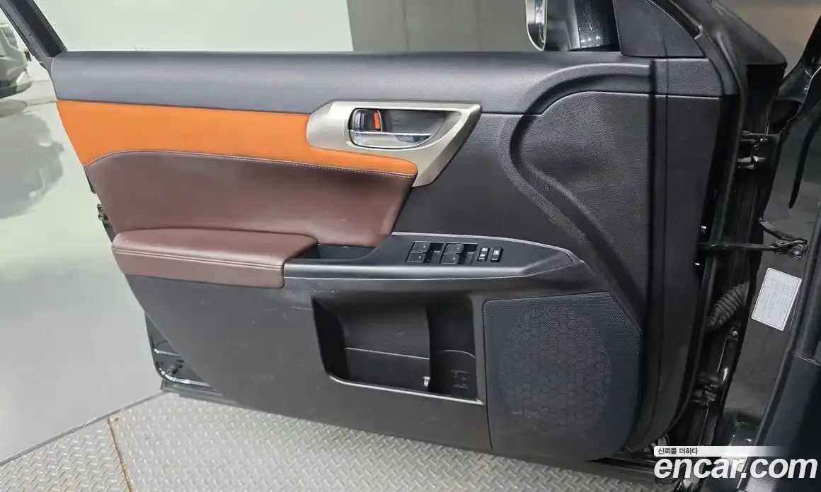 Lexus CT200h 2017 1.8 гидро, фото 14