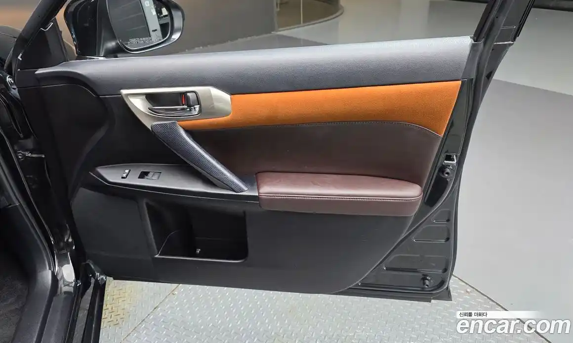 Lexus CT200h 2017 1.8 гидро, фото 15