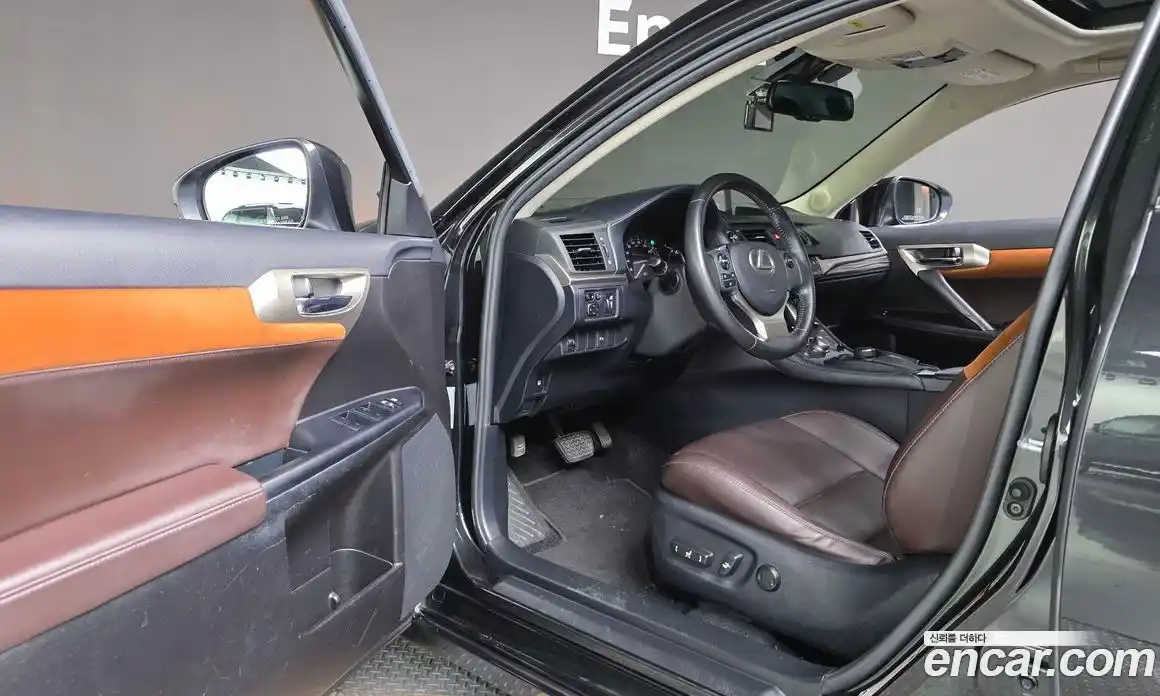 Lexus CT200h 2017 1.8 гидро, фото 16