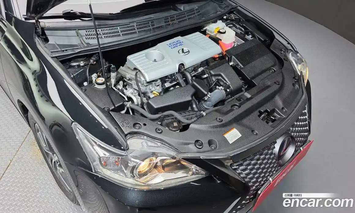 Lexus CT200h 2017 1.8 гидро, фото 6