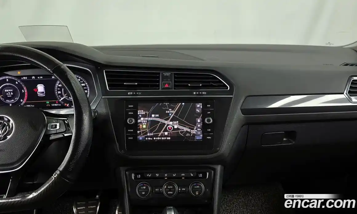 Volkswagen Tiguan 2018 2.0 автомат (гидро), фото 18