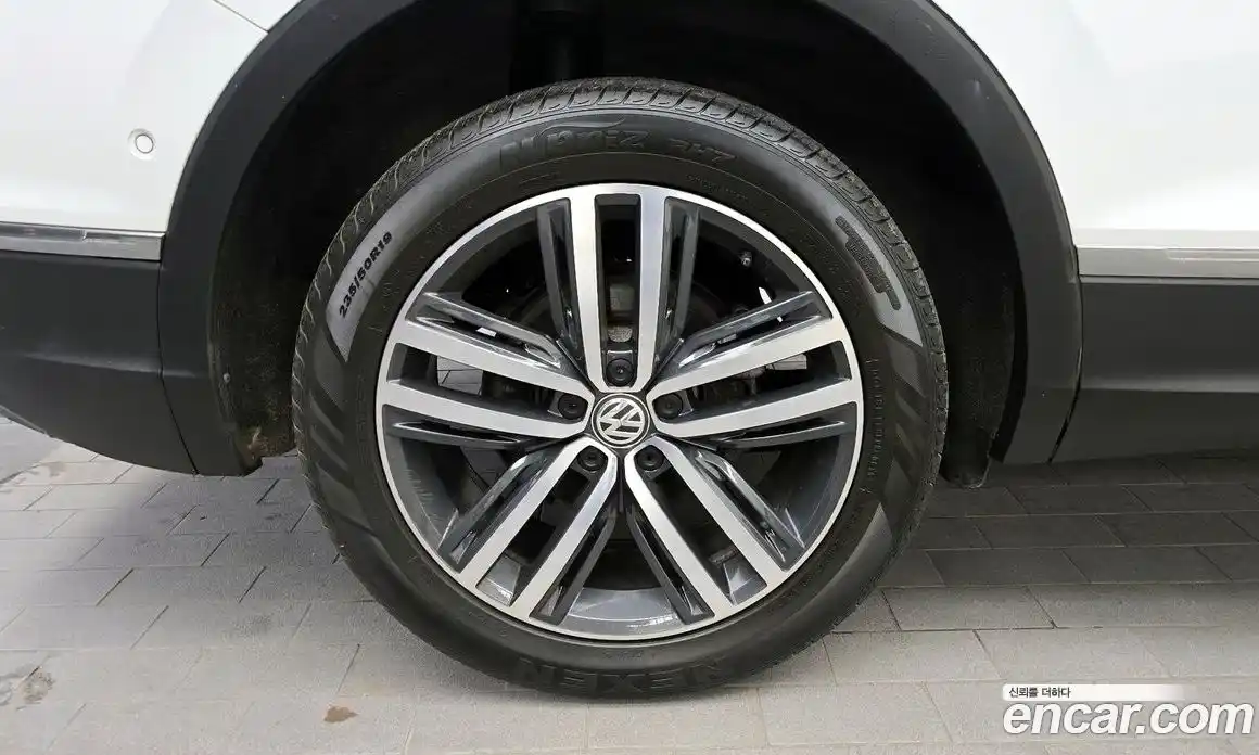 Volkswagen Tiguan 2018 2.0 автомат (гидро), фото 5