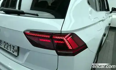 Volkswagen Tiguan 2018 2.0 автомат (гидро), миниатюра 9