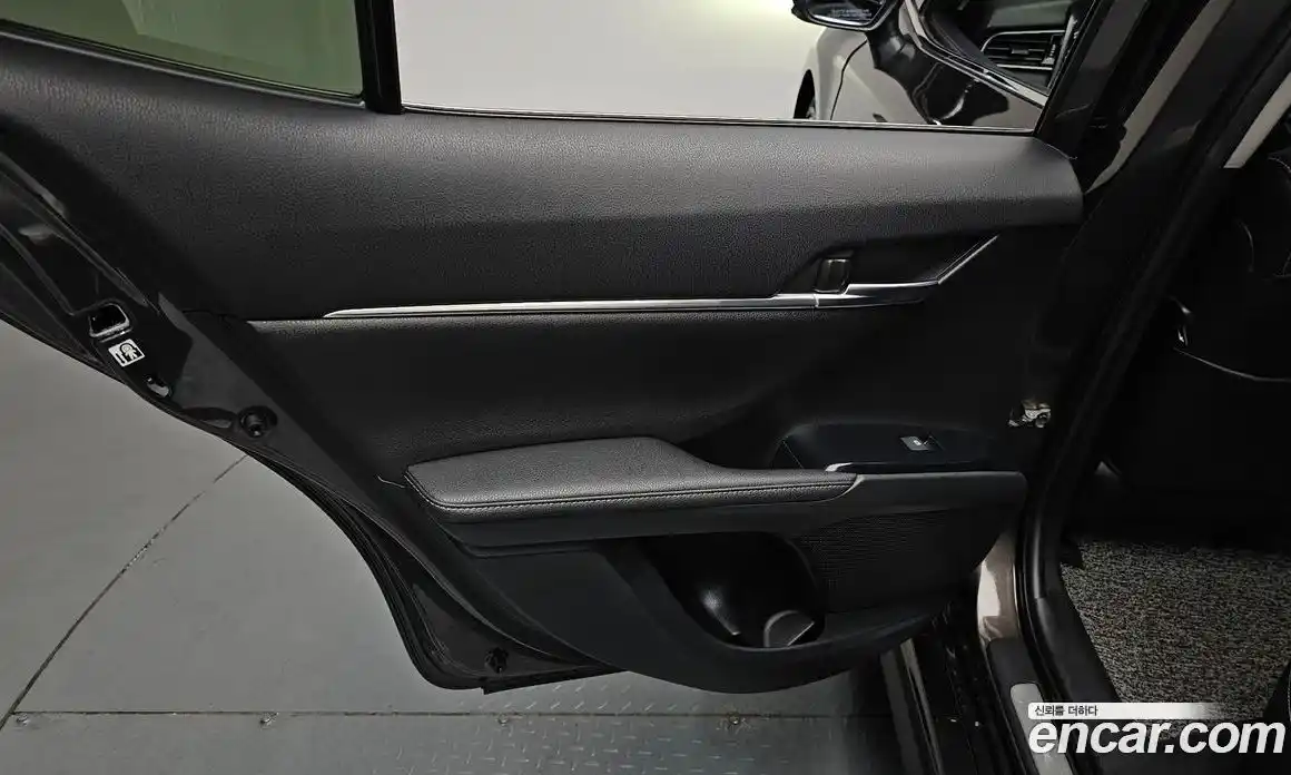 Toyota Camry 2020 2.5 гидро, фото 15