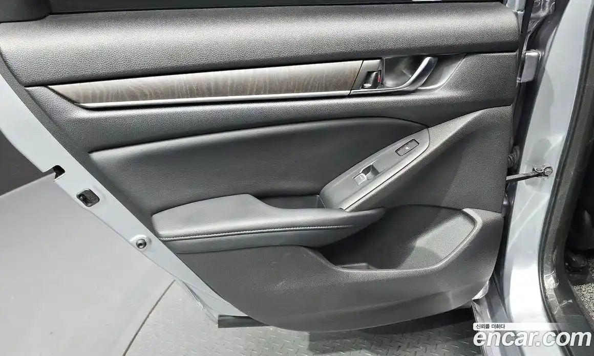 Honda Accord 2018 2.0 автомат (гидро), фото 15