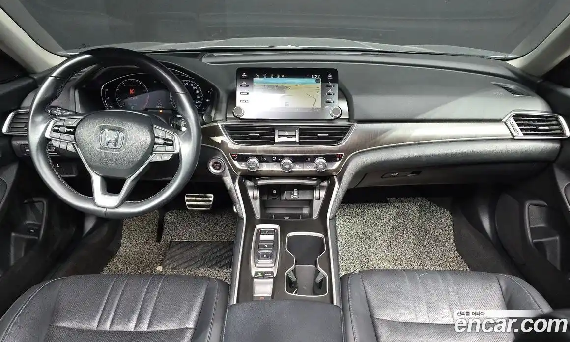 Honda Accord 2018 2.0 автомат (гидро), фото 10