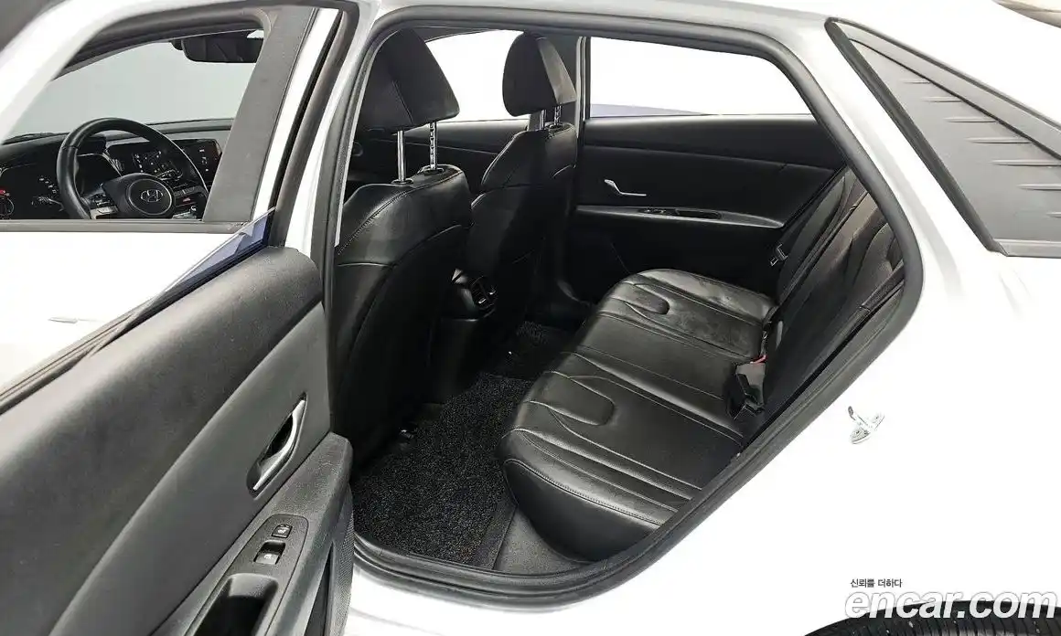 Hyundai Avante 2022 1.6 автомат (гидро), фото 11