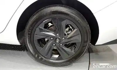 Hyundai Avante 2022 1.6 автомат (гидро), миниатюра 5