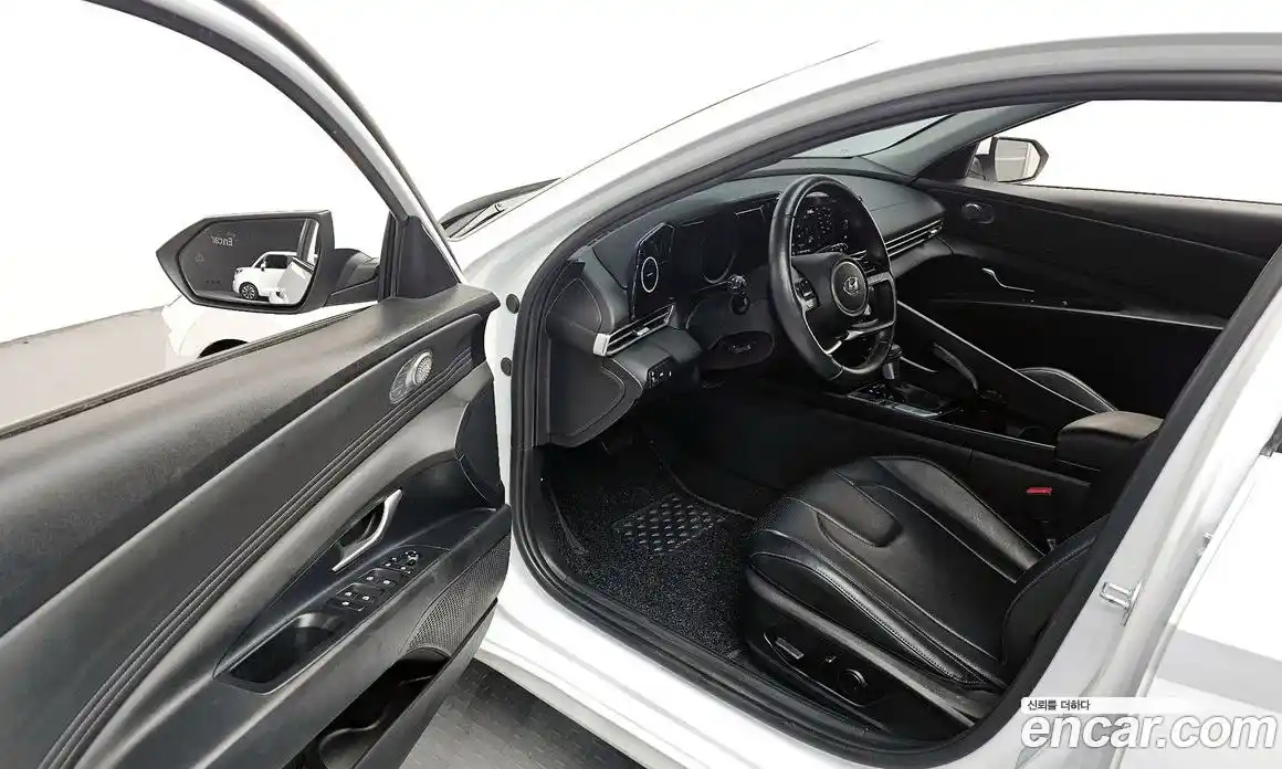 Hyundai Avante 2022 1.6 автомат (гидро), фото 10