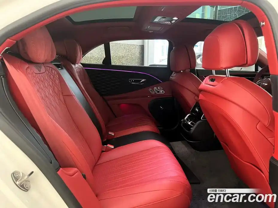 Bentley Flying Spur 2021 4.0 гидро, фото 16