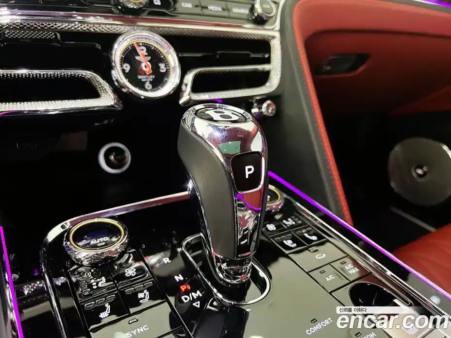 Bentley Flying Spur 2021 4.0 гидро, фото 9