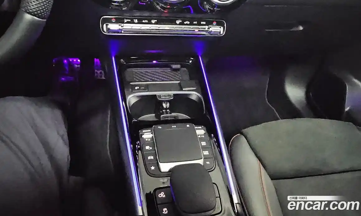 Mercedes-Benz GLA-Class 2023 2.0 гидро, фото 11
